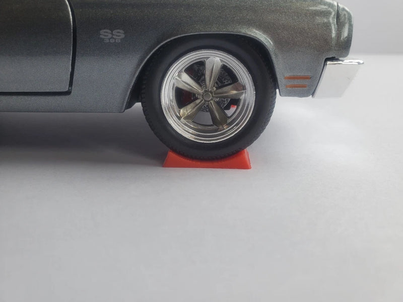 16x Chocks Tire Stands Cradles 1/24 & 1/18 Scale Diecast Model Car Truck Garage