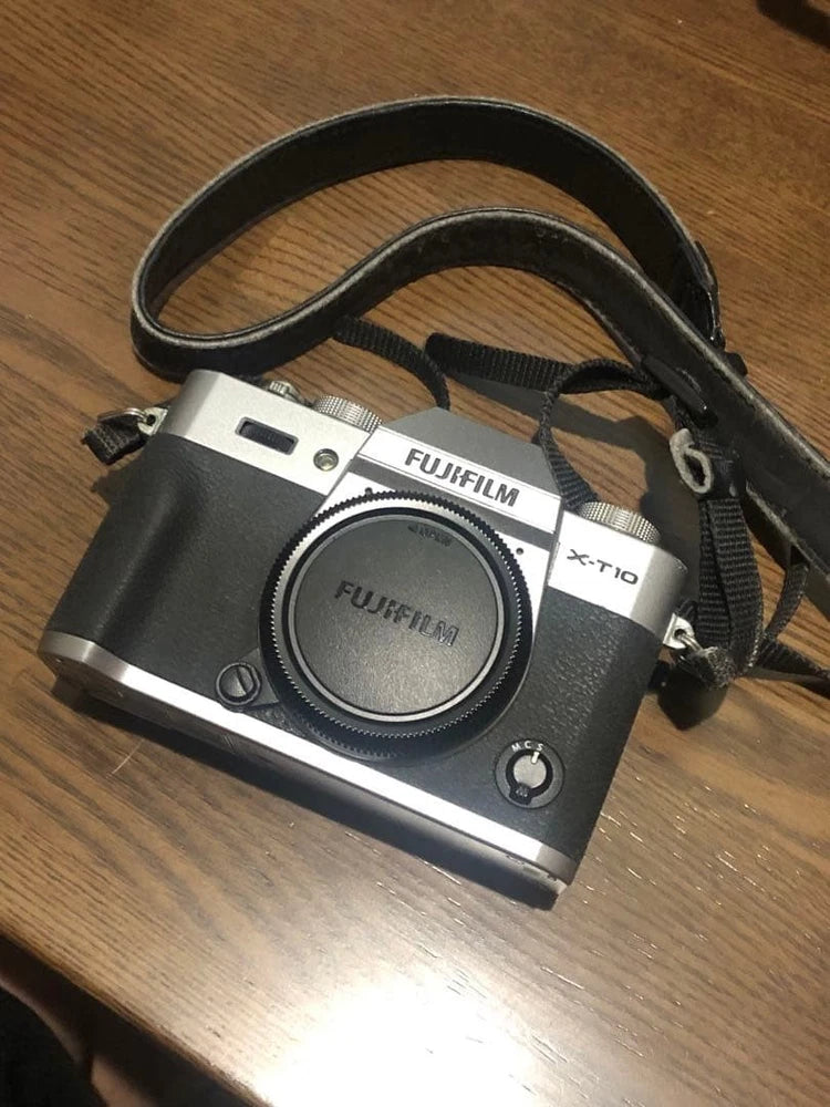 Fujifilm X-T10 Mirrorless Camera Silver Black Stylish Design Great Condition