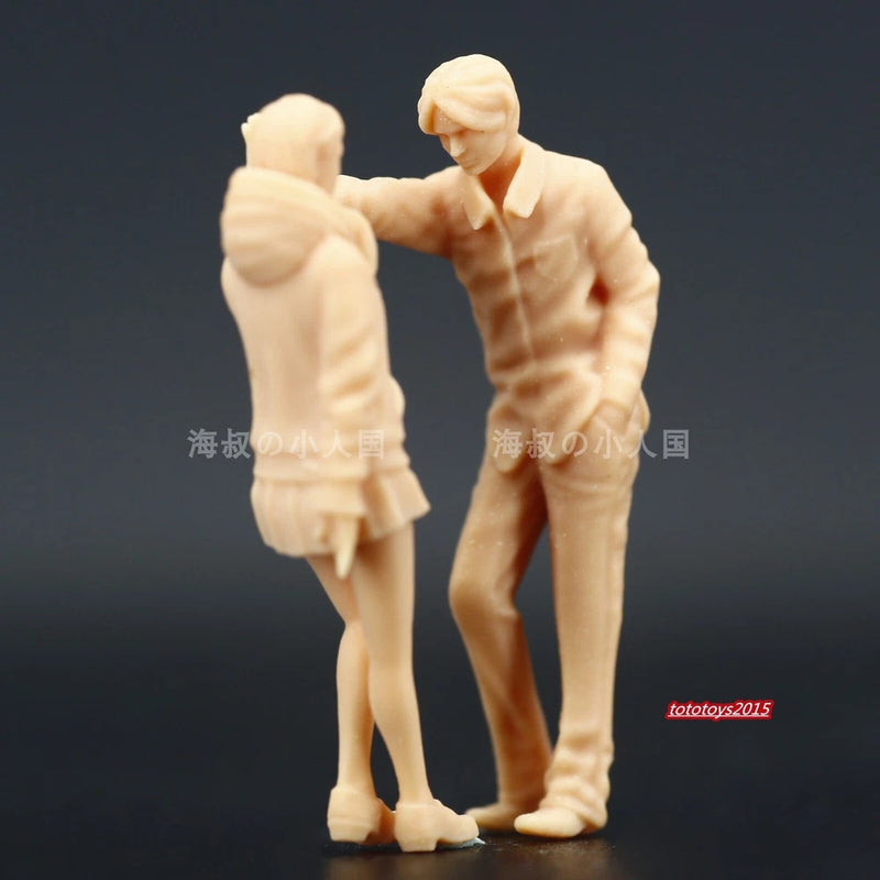 2pcs 1/87 Couple men and women Scene Props Miniatures Figures For Cars Vehicles
