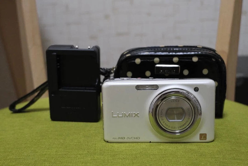 LUMIX DMC-FX77