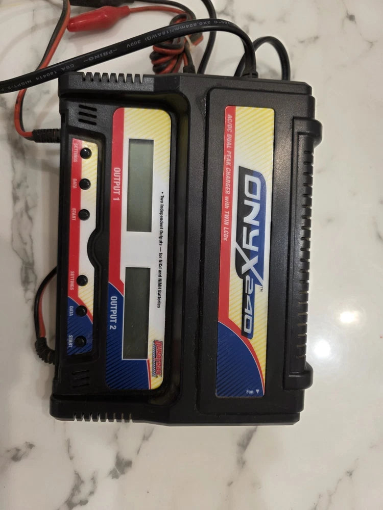 DURATRAX Onyx 240 AC/DC NICAD NIMN Battery RC Charger with Balancing Working Battery