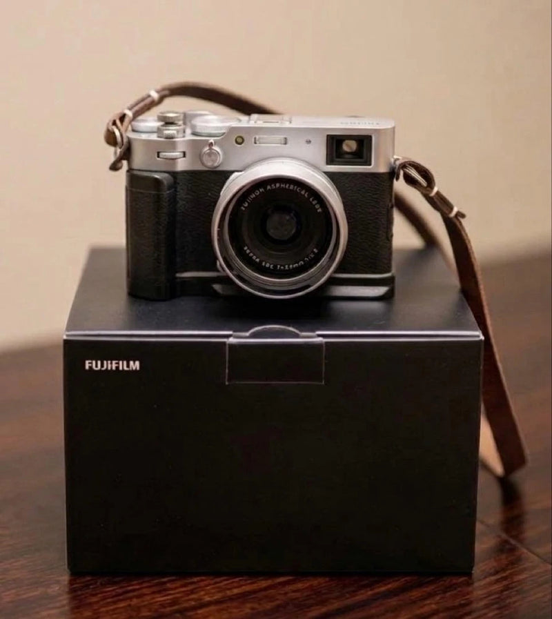 Fujifilm X100V silver 317404
