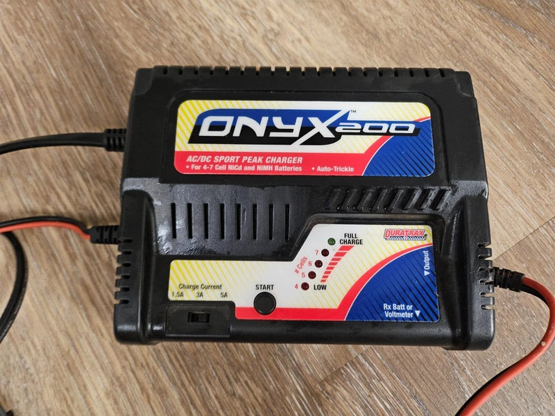 Duratrax Onyx 200 AC/DC DTXP4200 Battery Charger NiCd NiMH Traxxas Axial HPI Red Battery