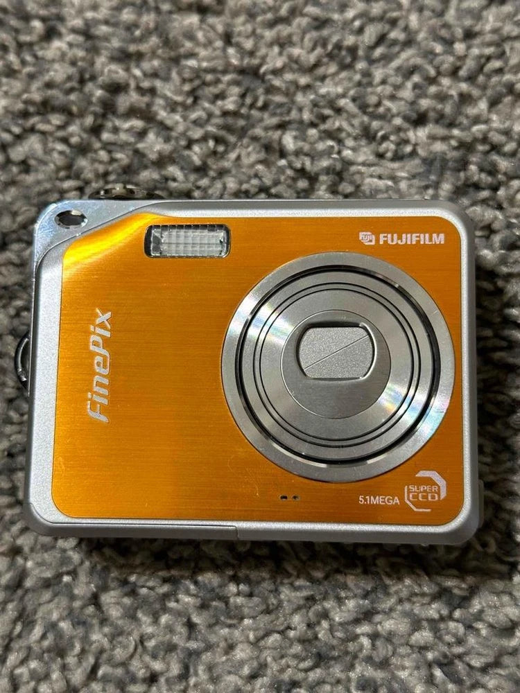 Fujifilm FinePix V10 5.1MP Orange Camera Parts Or Repair Only - Bad LCD Screen