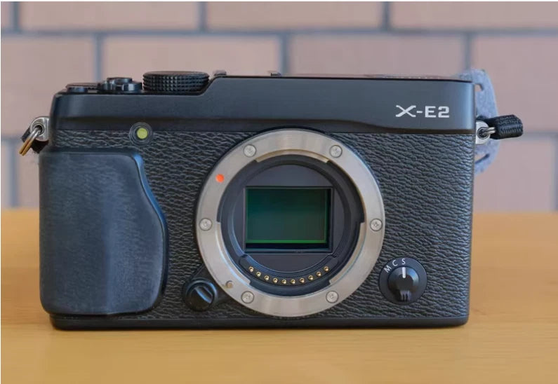 Fujifilm X-E2 16.3MP Mirrorless Digital Camera Black English body only -95%new