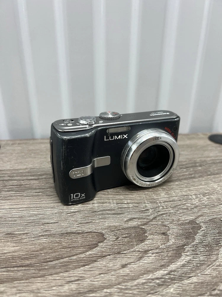 Panasonic Lumix DMC-TZ1 Digital Camera & Battery UNTESTED