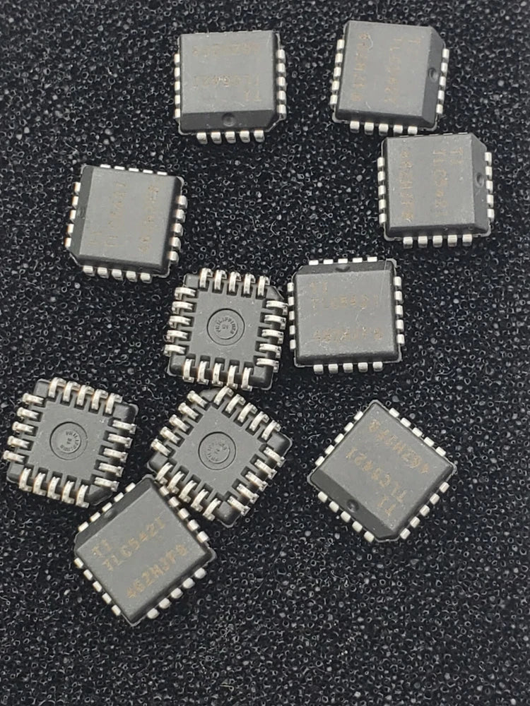 ( 10 PCS ) TLC542IFN 8 Bit Analog to Digital Converter 11 Input SAR 20-PLCC