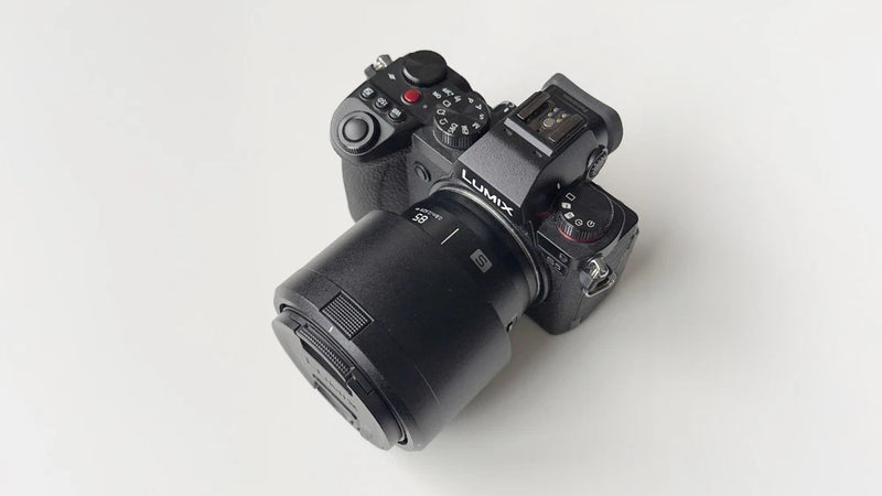 Panasonic Lumix S5 Cinema Kit ¡ª S5 + Lumix 85mm + Cage + 4 Batteries