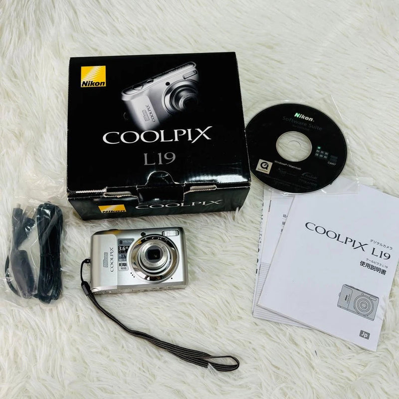 Nikon COOLPIX L19 Compact Digital Camera