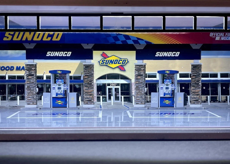 Sunoco Hot WheelZ Theme 1:64 Model Garage Diorama LED Lighting!