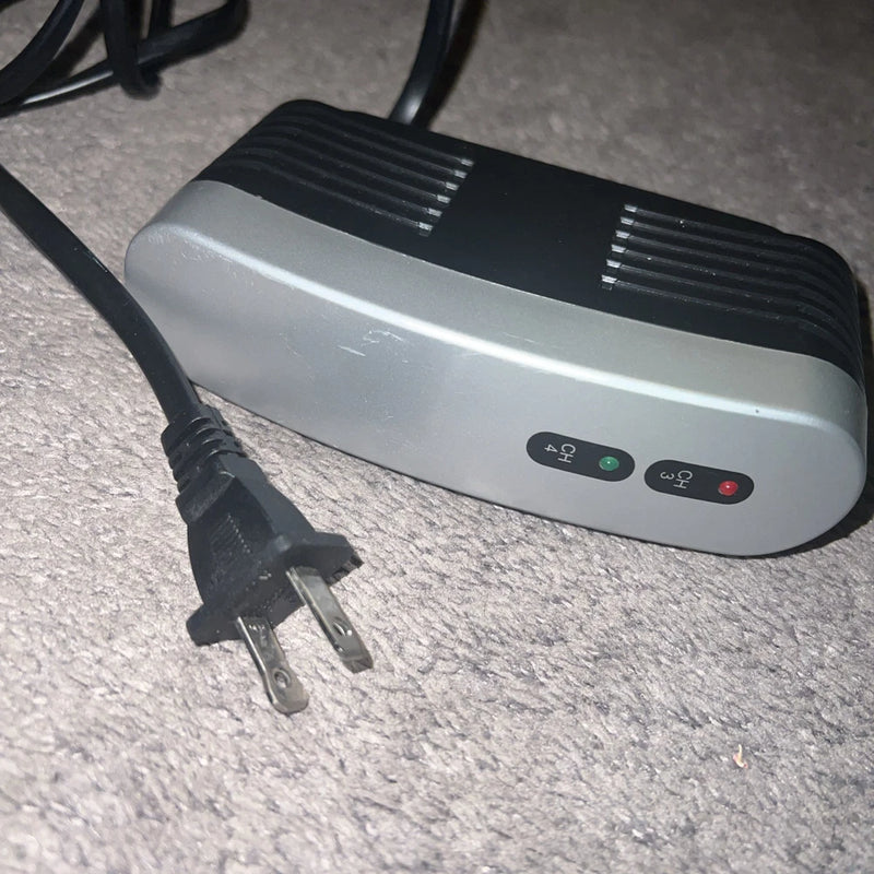 Philips RF Modulator Video Converter S Video Input, model PH61159