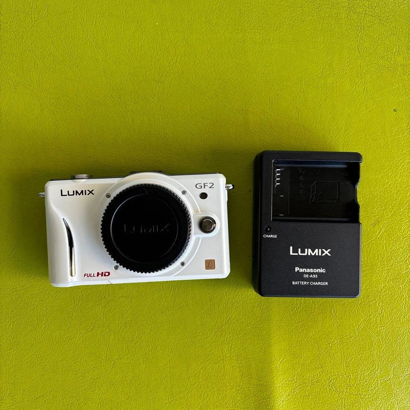 Panasonic LUMIX GF2 White Compact Digital Camera with Battery Charger