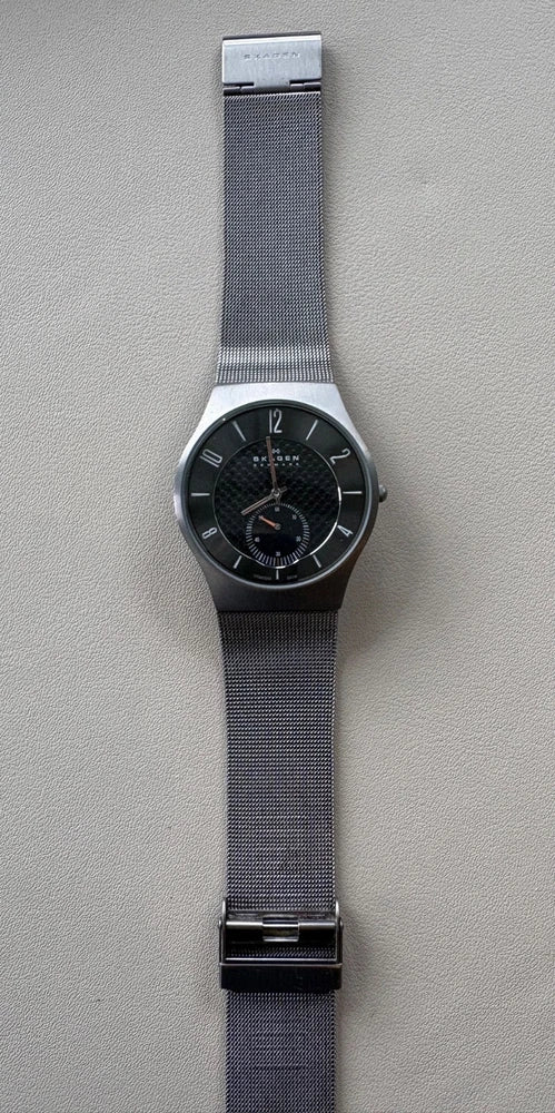 Skagen Model 805XZTTM Men's Watch with Mesh Band - Excellent, New Battery Battery