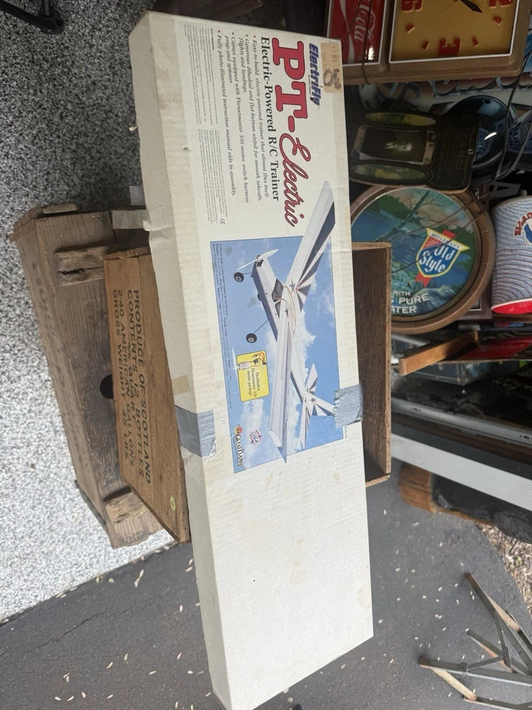 GREAT PLANES ELECTRIFLY PT TRAINER BOTTLE, AIRPLANE KIT NEW