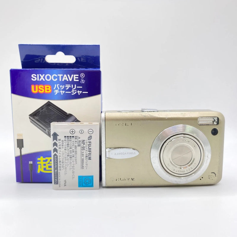 US DUTY PAID/FUJIFILM Finepix F30 Compact Digital Camera Silver/Excellent FromJP