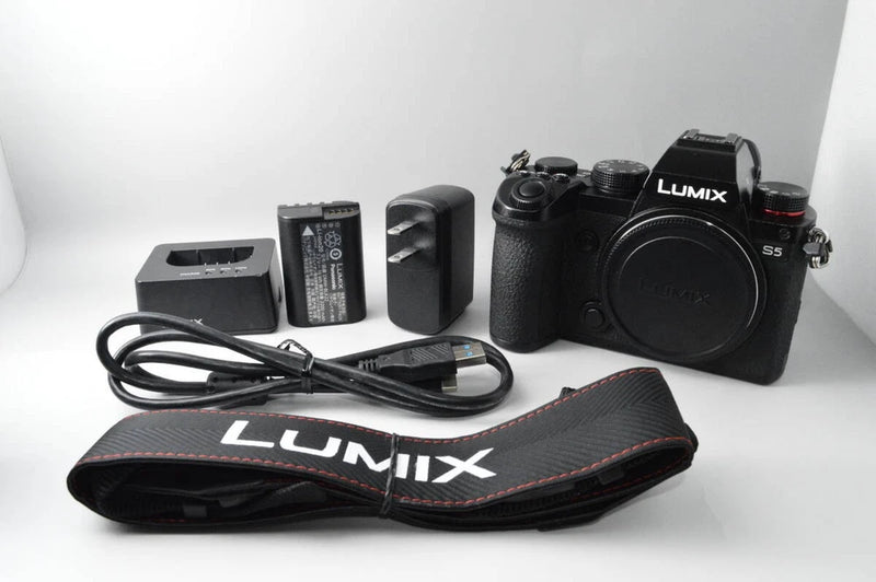 #a2664 Shutter Count 25888 Panasonic LUMIX DC-S5 Body