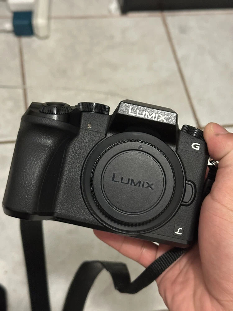 Panasonic LUMIX G7 16MP Digital SLR Camera Bundle.