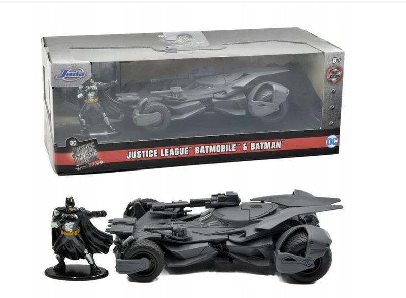 Justice League Batman & Batmobile Car Model Toy Diecast 1:32 Scale Jada Dickie