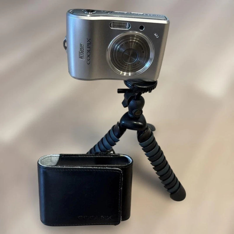 Nikon COOLPIX L15 Silver Compact Digital Camera, With Stand