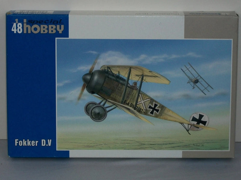 1/48 scale Fokker D.V model kit box with aircraft artwork and “Fokker D.V” text