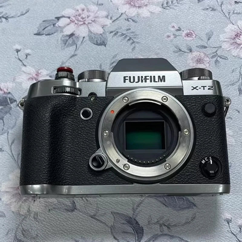 Fujifilm Fuji X-T2 XT2 24.3MP Mirrorless Digital Camera Body - Silver 90% NEW