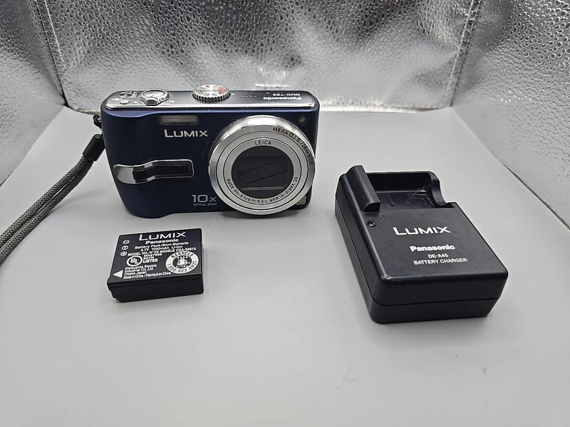 Panasonic LUMIX DMC-TZ3 7.2MP Digital Camera W Battery And Ch - Read Description