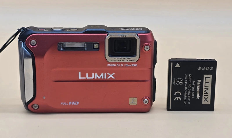 Panasonic Lumix DMC-FT3 HD Underwater Waterproof Aventure Digital Camera Red.