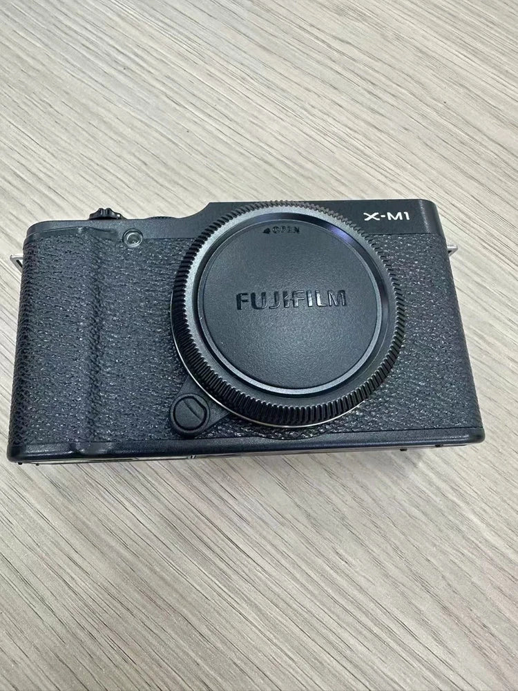 Fujifilm Fuji X Series X-M1 16.3MP Mirrorless Digital Camera Body Black 95%New