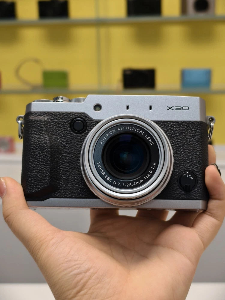 Fujifilm X30 Silver 12 MP Digital Camera with 3.0-Inch LCD (Silver)