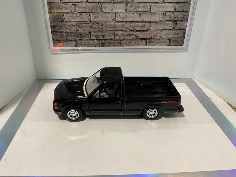 1992 Chevy 454SS Pick Up Truck Showcasts 73203 1/24 Diecast Model Car