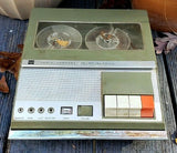 RCA Track 2 player Model YJS15G Battery operated or 120vAC 60cps 10WATTS VINTAGE Battery