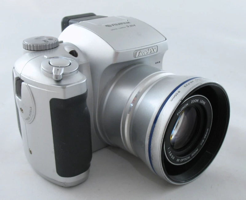 Vintage Fujifilm FinePix S304 Digital Compact Camera 3.2MP CCD Sensor