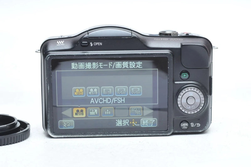 *Japanese Only* Panasonic LUMIX DMC-GF3 12.1MP Mirrorless Camera Body