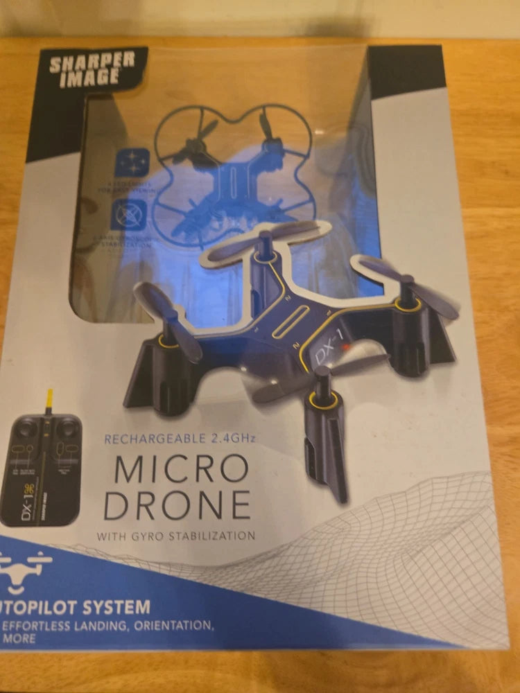 Rechargeable 2.4GHz micro drone retail box with remote controller