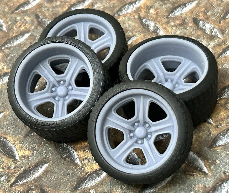1/24 Scale: 21/20 Inch ¡°Amer Racing Sugar Bump¡± Wheels W/ Wide Rear Street Tires