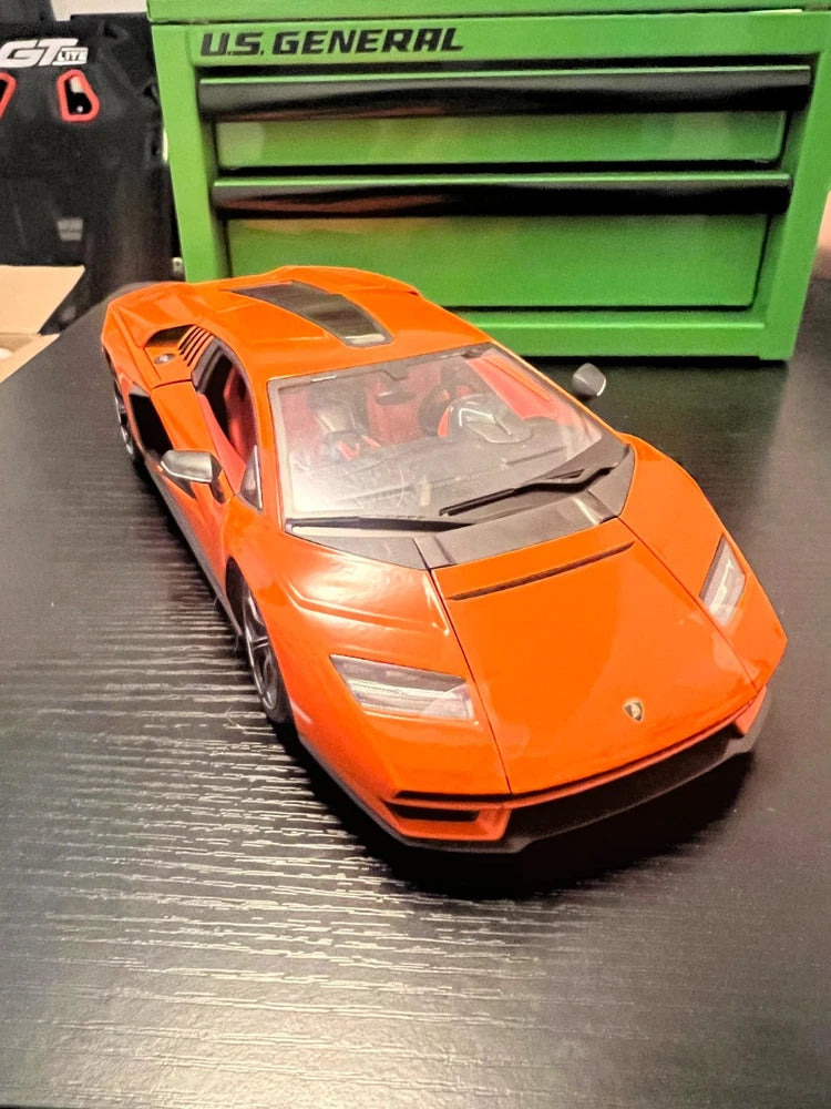 Maisto Lamborghini Countach LPI 800-4 1:18 Scale Diecast Model Car By Maisto