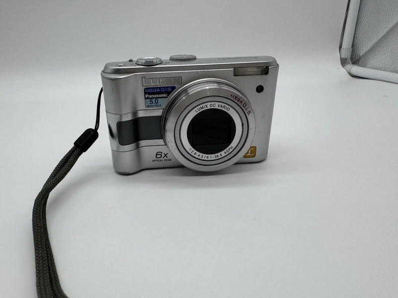 Panasonic Lumix DMC-LZ3 5MP Digital Camera w/6x Zoom Battery Corrosion For Parts