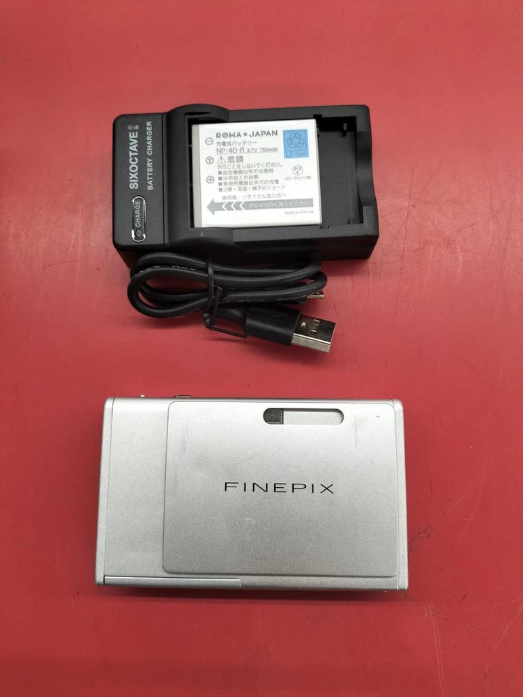 FUJIFILM Finepix Z3 Compact Digital Camera With Accessories, Good Condition