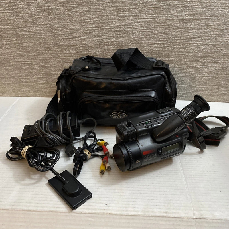 Nikon VN-750 Hi8 Action-8 LCD 8mm Video Camcorder Record 10x Zoom READ INFO!!