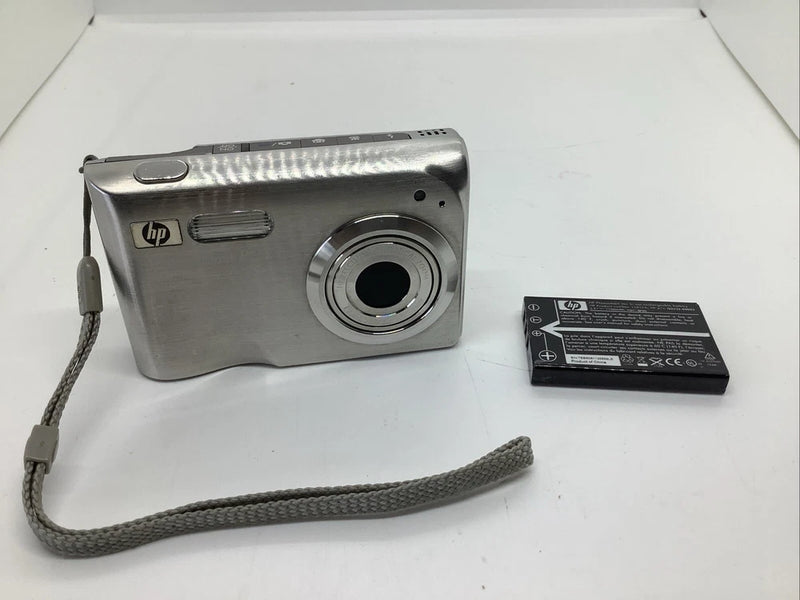 HP PhotoSmart R927xi 8.2MP Digital Camera - Silver No Accessories - Untested