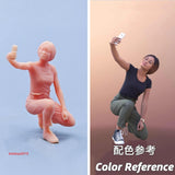 1/87 1/64 1/43 1/18 Squatting Selfie girl Scene Miniatures Figures Doll Model
