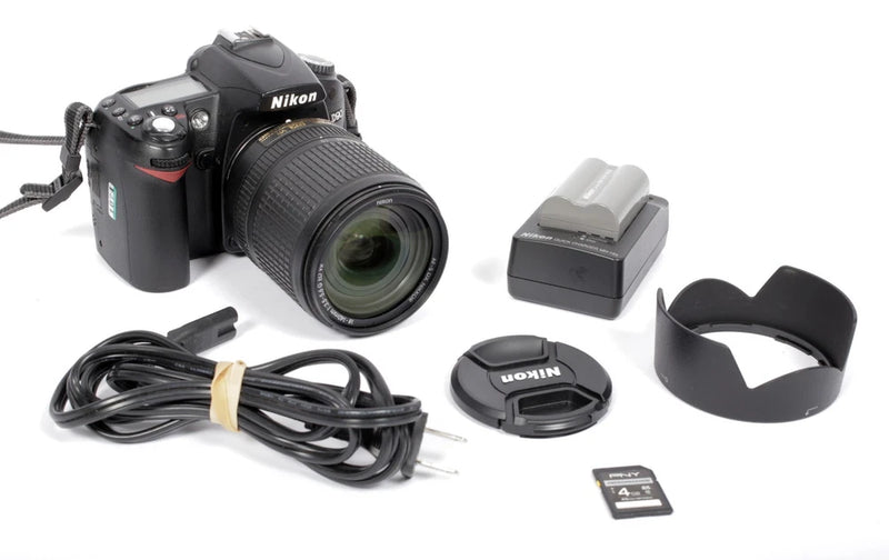 Nikon D90 DSLR with Nikkor 18-140mm F3.5-5.6 VR lens +4GB card+battery+charger
