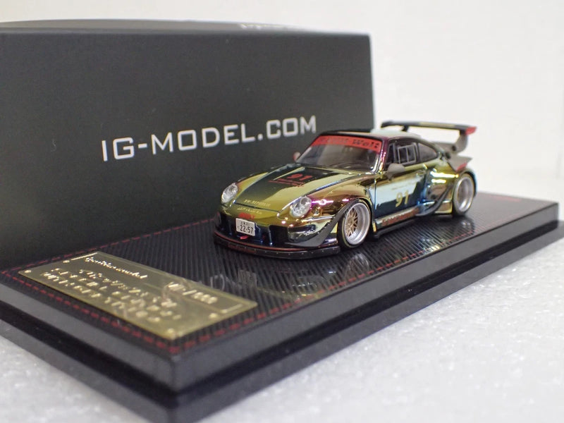 Matte green Porsche 911 die-cast model car with number 91 and red-white graphics