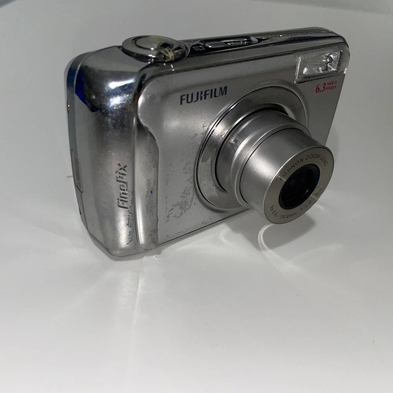 Fujifilm FinePix A610 6.3 MP Digital Camera - Silver - Powers On- Parts Only