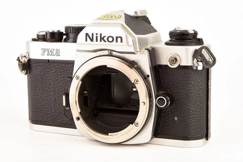 Nikon FM2 35mm SLR Film Camera Body Chrome Japan AS-IS for Parts/Repair V20