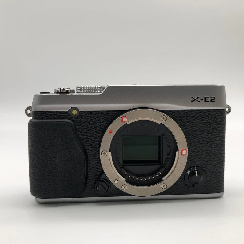 Fujifilm X-E2 16.3MP Mirrorless Digital Camera Silver Body Excellent