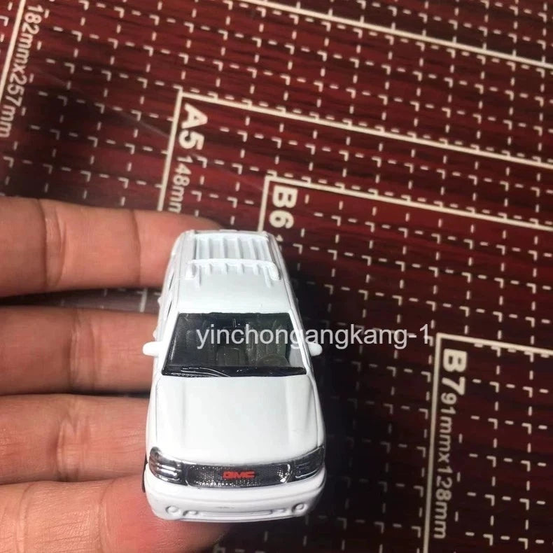 YUKON DENALI 2001 1:60  car model Diecast Model