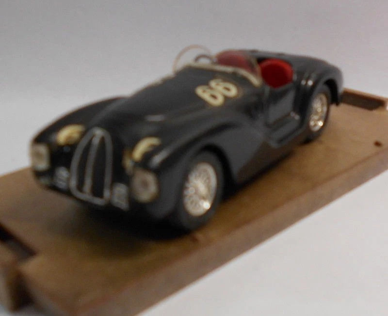 Brumm 1/43 Scale Metal Model - R67 FERRARI 815 SPORT 1940 - 66