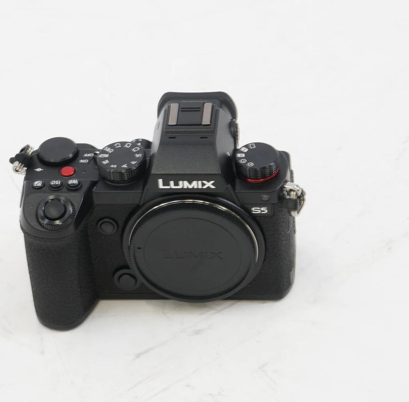 Panasonic LUMIX S5 4K Mirrorless Full-Frame L-Mount Camera with 20-60mm Lens