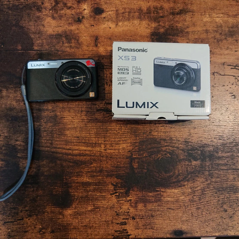 Panasonic LUMIX XS 3 BLACK Digital Camera W/Box, Charger, Instructions RT